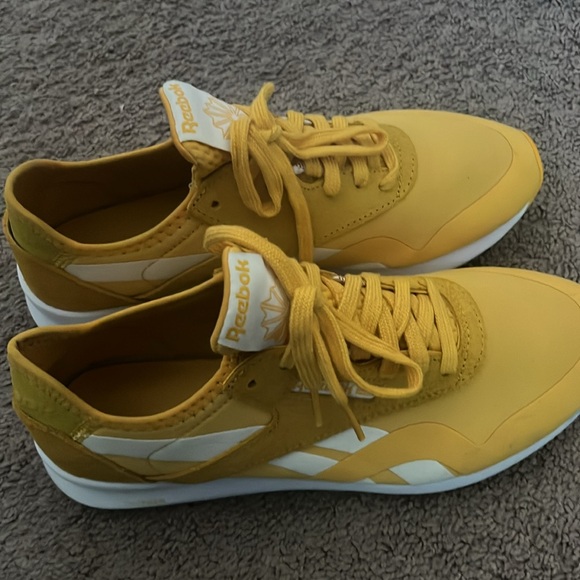 EUC Reebok Gold DMXFoam sneakers Women’s size 10 - Picture 3 of 5